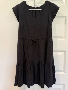 GAP Black Light Weight Dress with a tiered skirt and tie waist great for summer